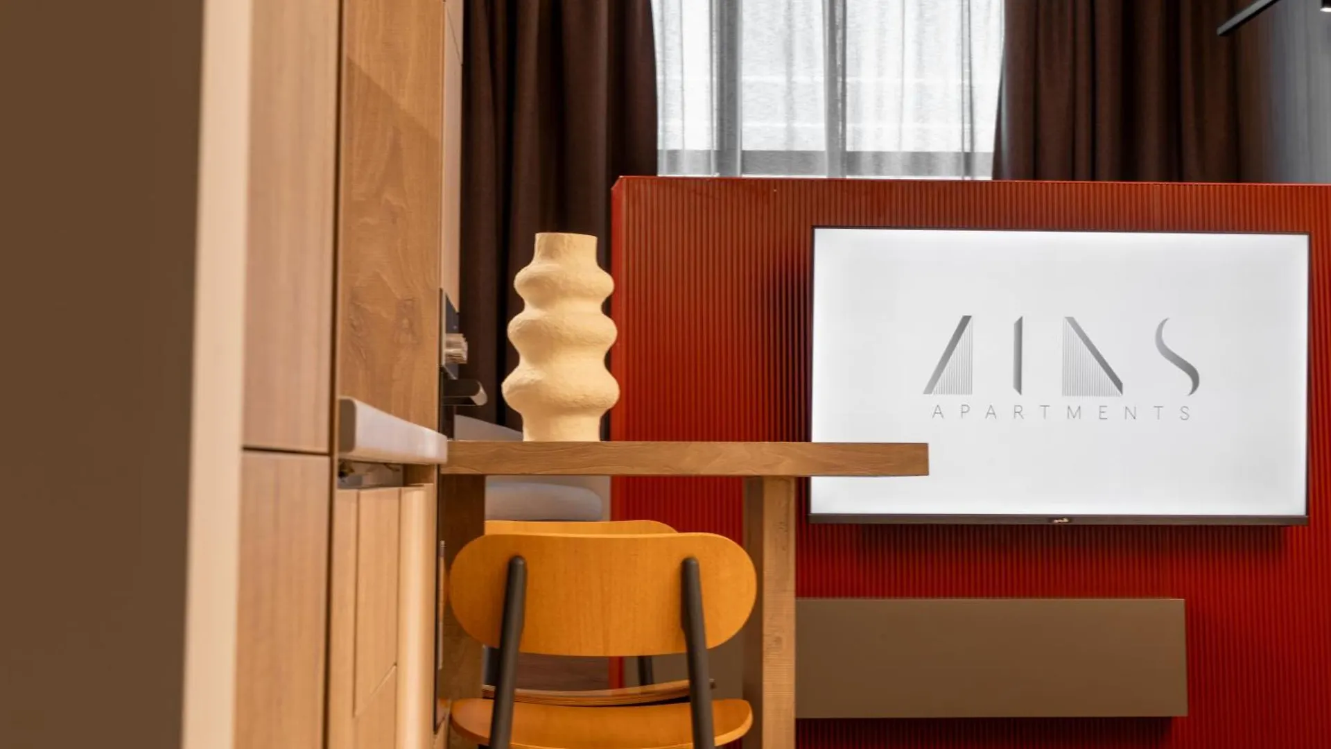 Zins Luxury Apartments Дуррес