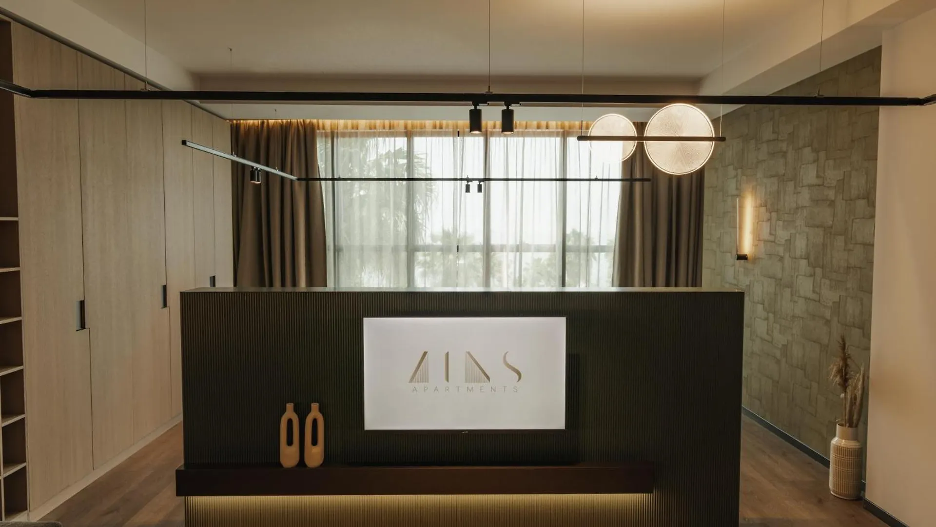 Zins Luxury Apartments Дуррес 0*,  Албания