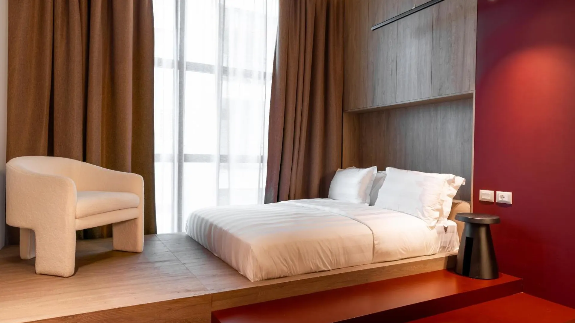 Zins Luxury Apartments Дуррес