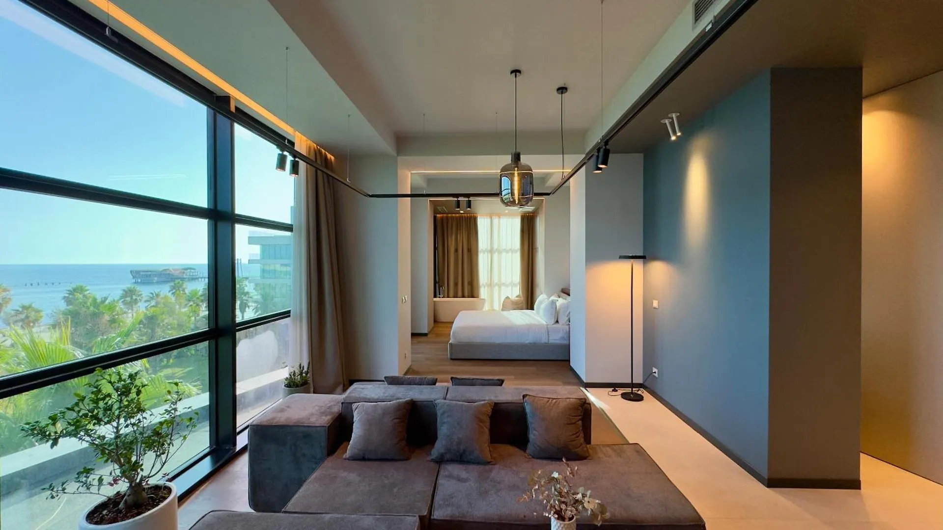 Zins Luxury Apartments Дуррес