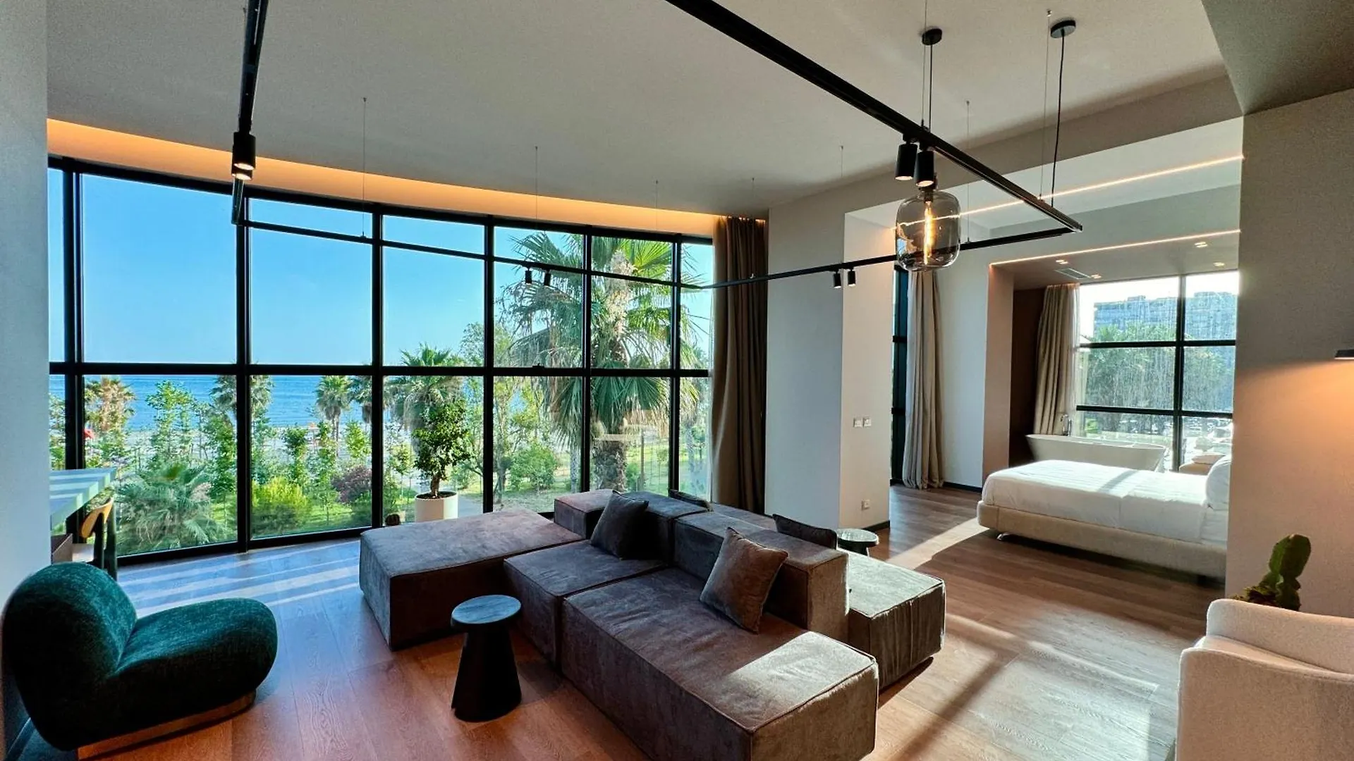 Zins Luxury Apartments Дуррес