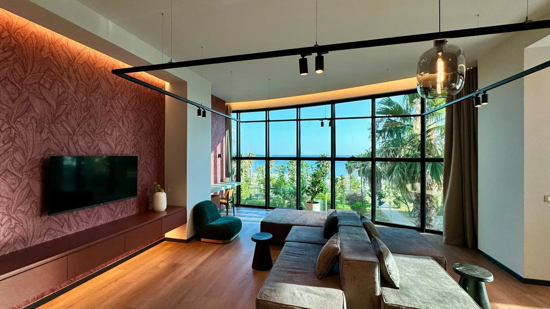 Zins Luxury Apartments Дуррес