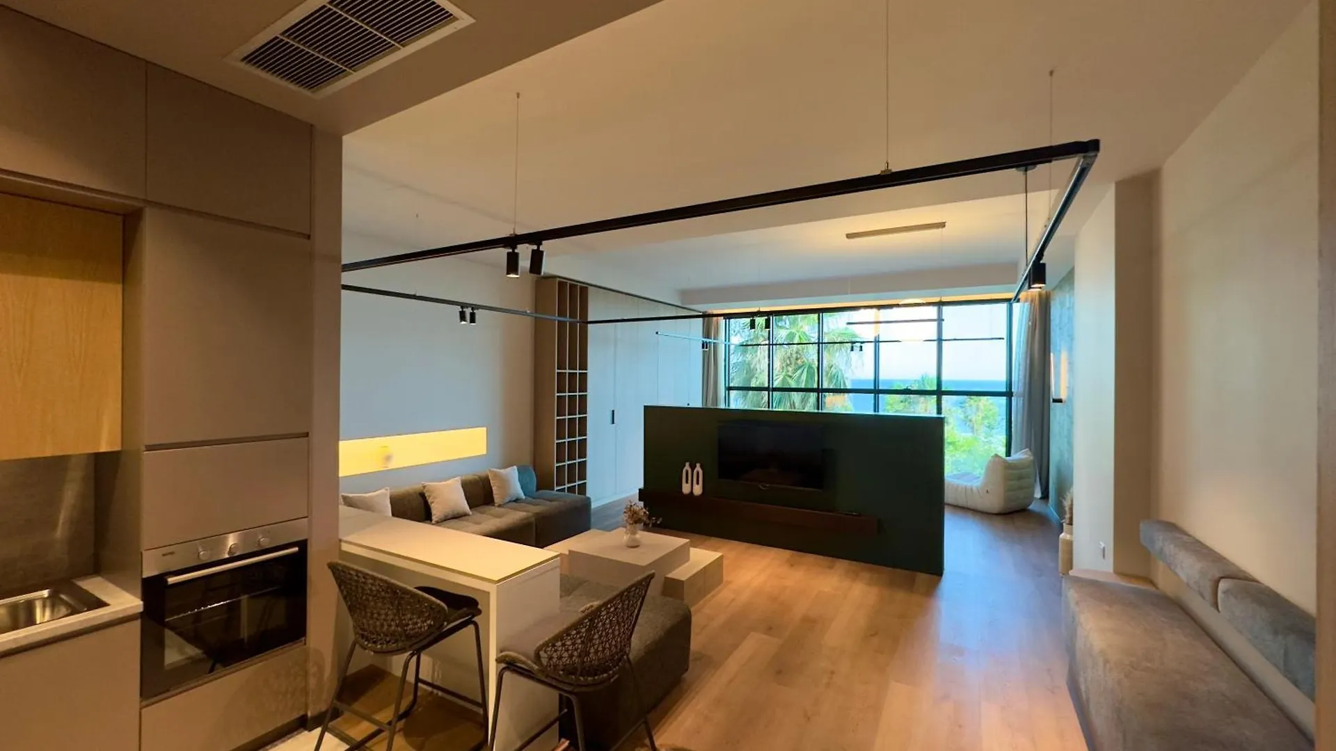 Zins Luxury Apartments Дуррес 0*,  Албания