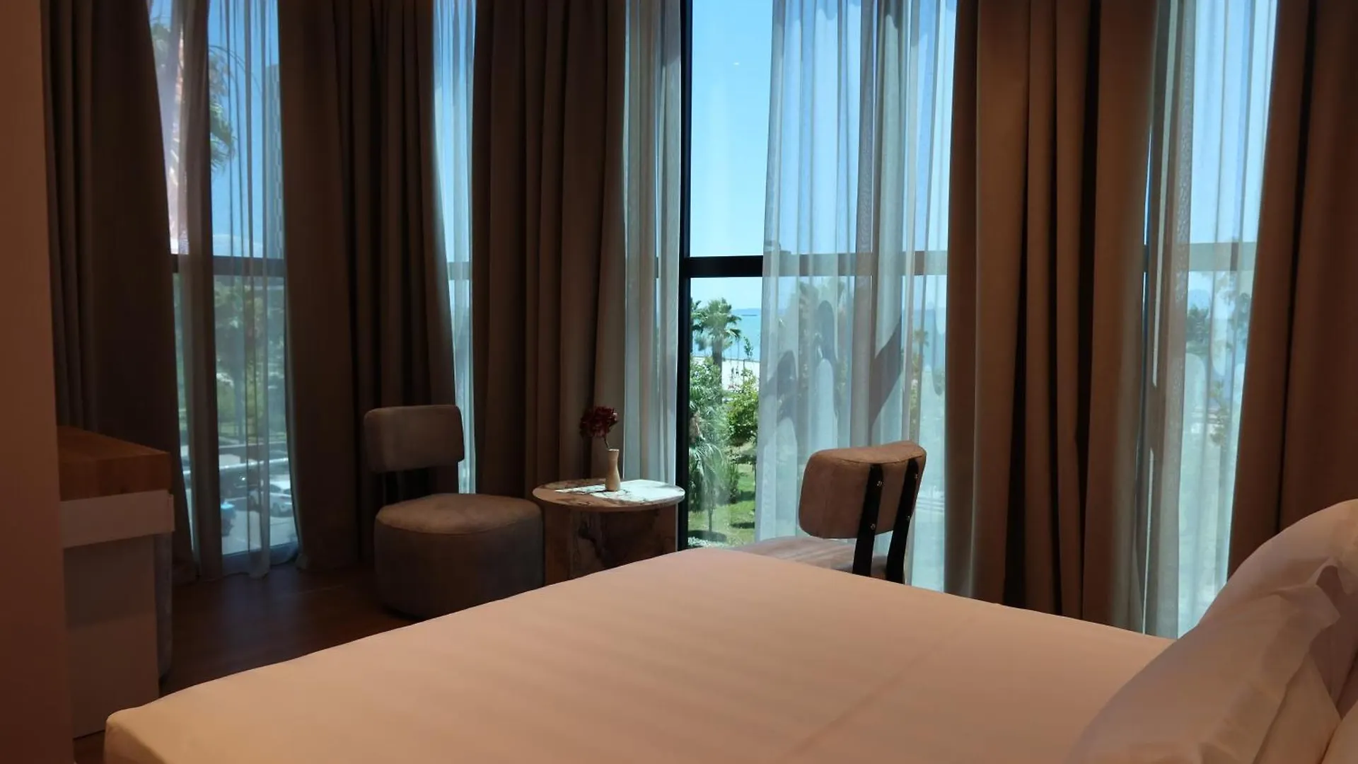 Zins Luxury Apartments Дуррес 0*,  Албания